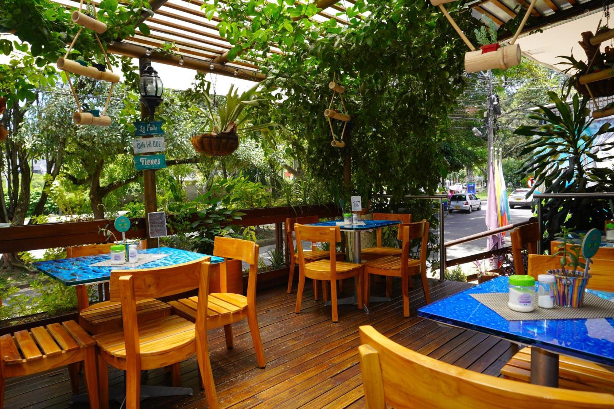 Hotel Bolivariana Plaza Medellin Exterior photo